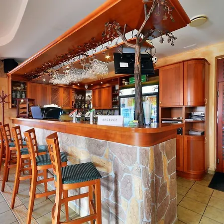 Restaurace A Kamenec Pensión