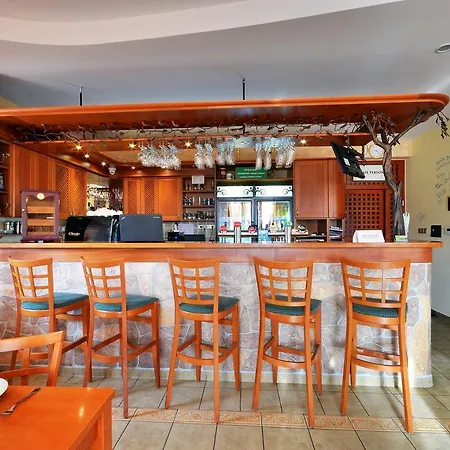 Pensión Restaurace A Kamenec 3*