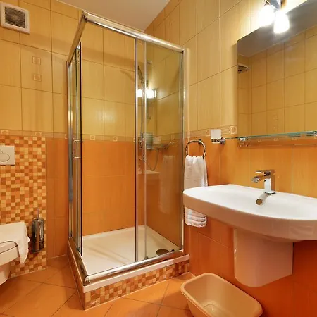 Restaurace A Kamenec 3*