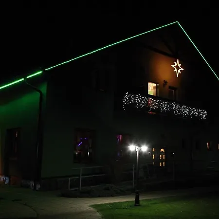 Penzion Restaurace A Kamenec 3*