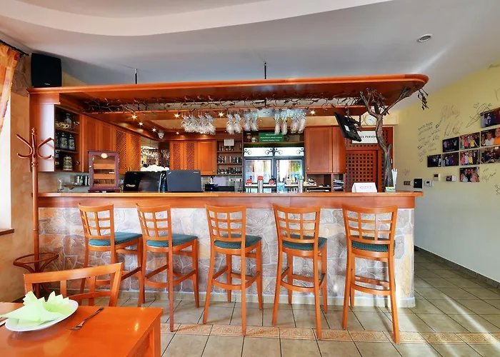 Pensjonat Restaurace A Kamenec 3*