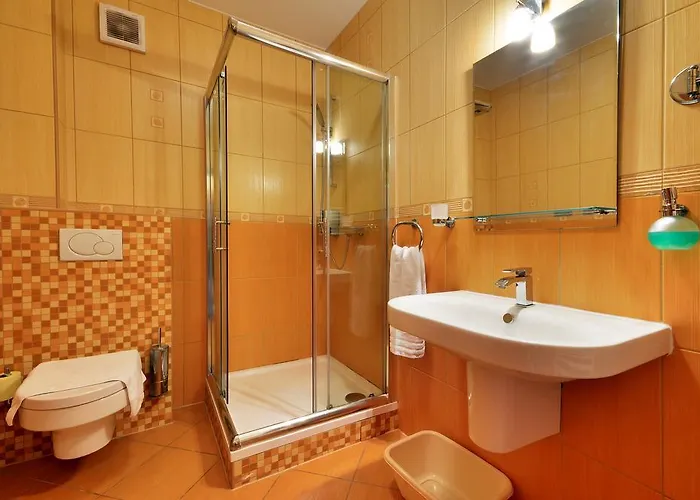 Restaurace A Kamenec 3*