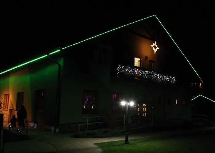 Penzion Restaurace A Kamenec 3*
